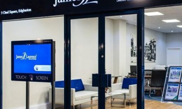 How to Choose a Qualified Acrylic Estate Agent LED Window Display